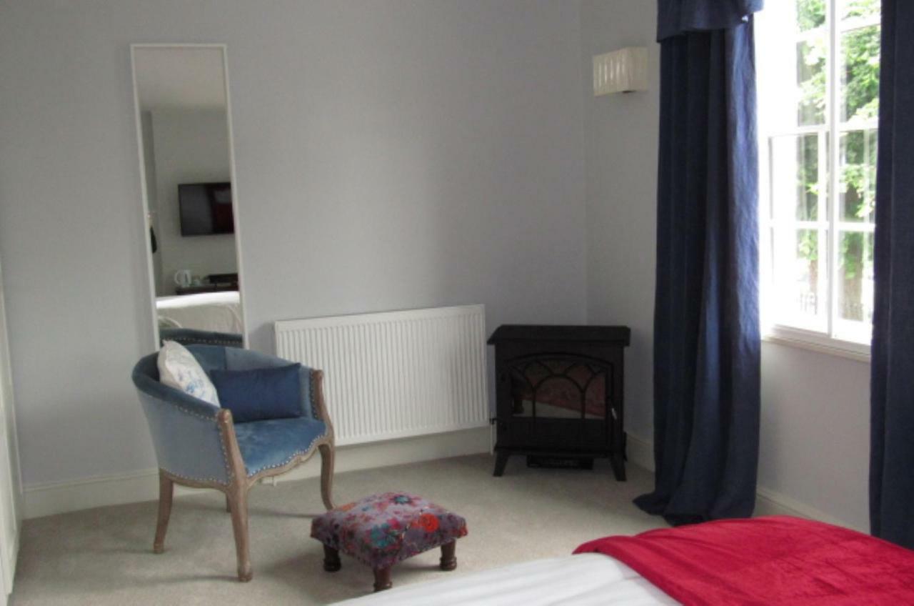 The Old Vicarage Hotel & Restaurant บริดจ์วอเตอร์ ภายนอก รูปภาพ A room at the hotel
