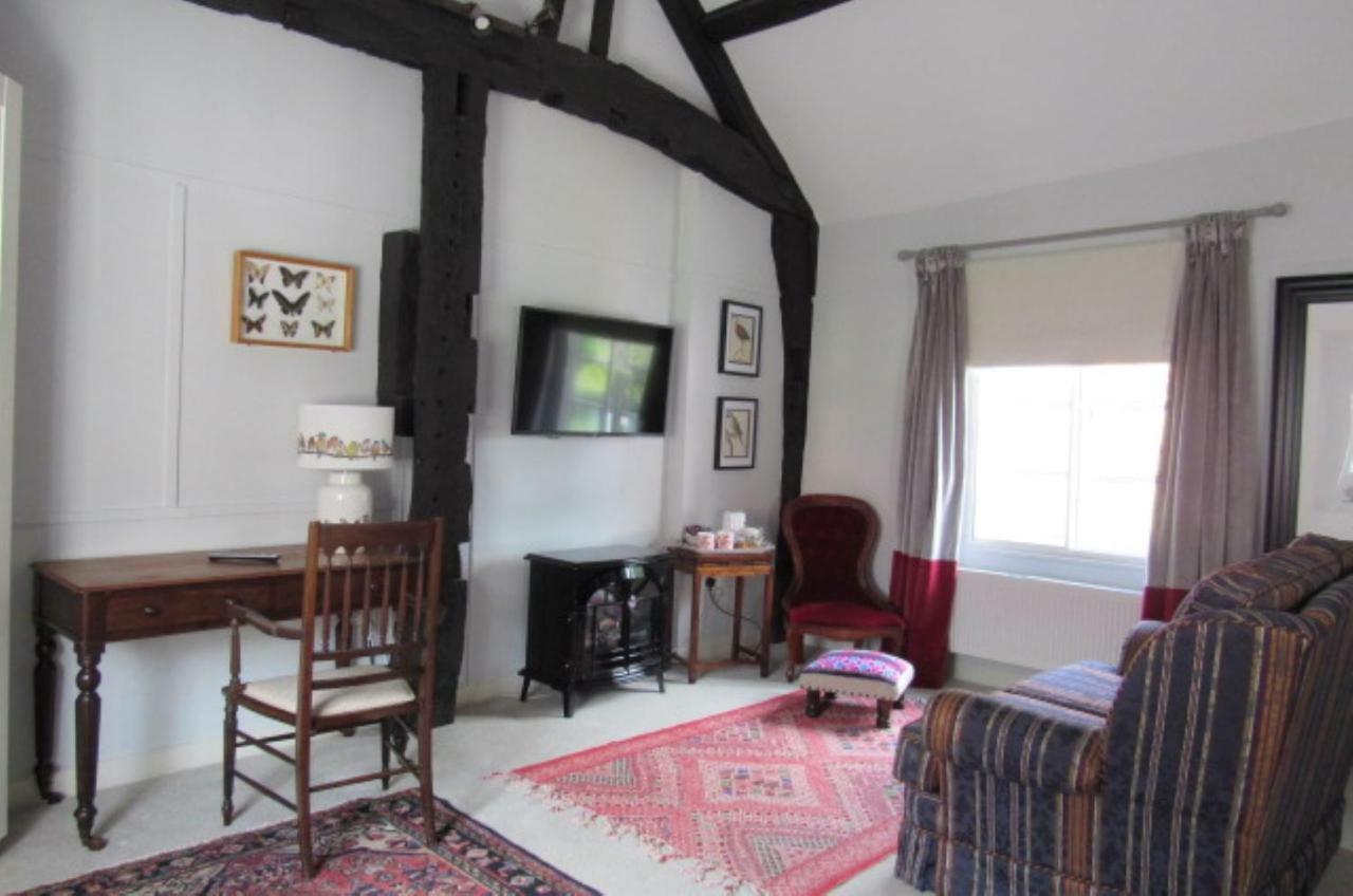 The Old Vicarage Hotel & Restaurant บริดจ์วอเตอร์ ภายนอก รูปภาพ The interior of the room