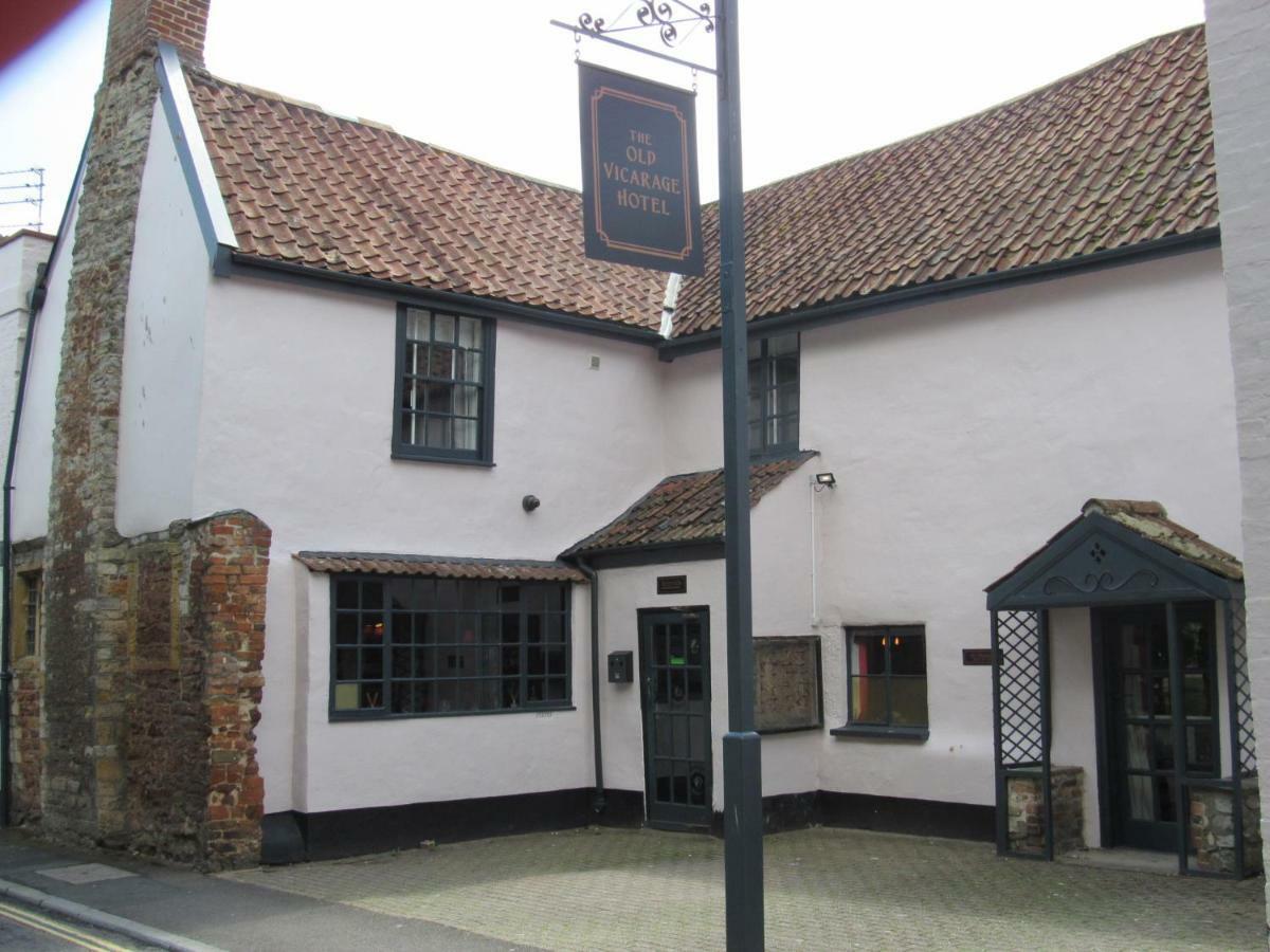 The Old Vicarage Hotel & Restaurant บริดจ์วอเตอร์ ภายนอก รูปภาพ The Old Plough Inn